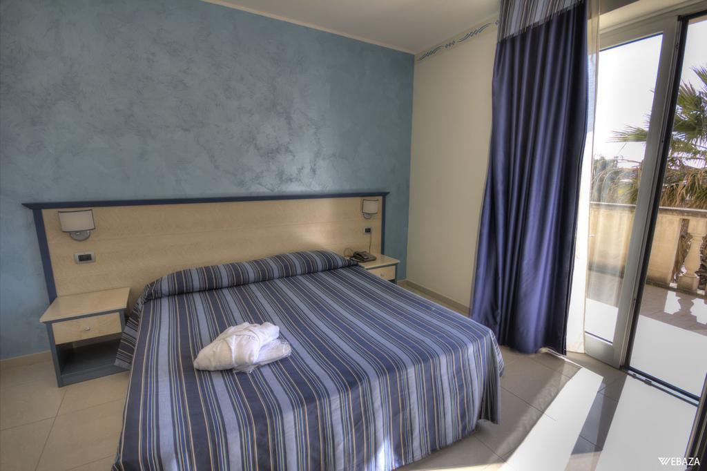 Grand Hotel Dei Cavalieri Maruggio Esterno foto